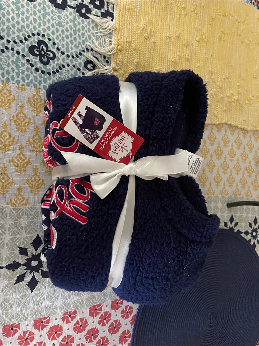 Women’s Plush Holiday Pajamas